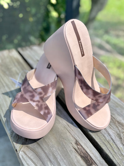 Lofty Leopard Wedge in Beige/Clear
