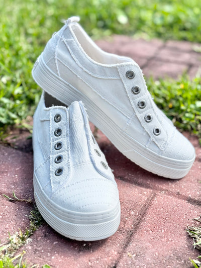 Super Play Sneaker By Blowfish In White