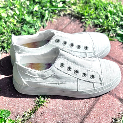 Super Play Sneaker By Blowfish In White