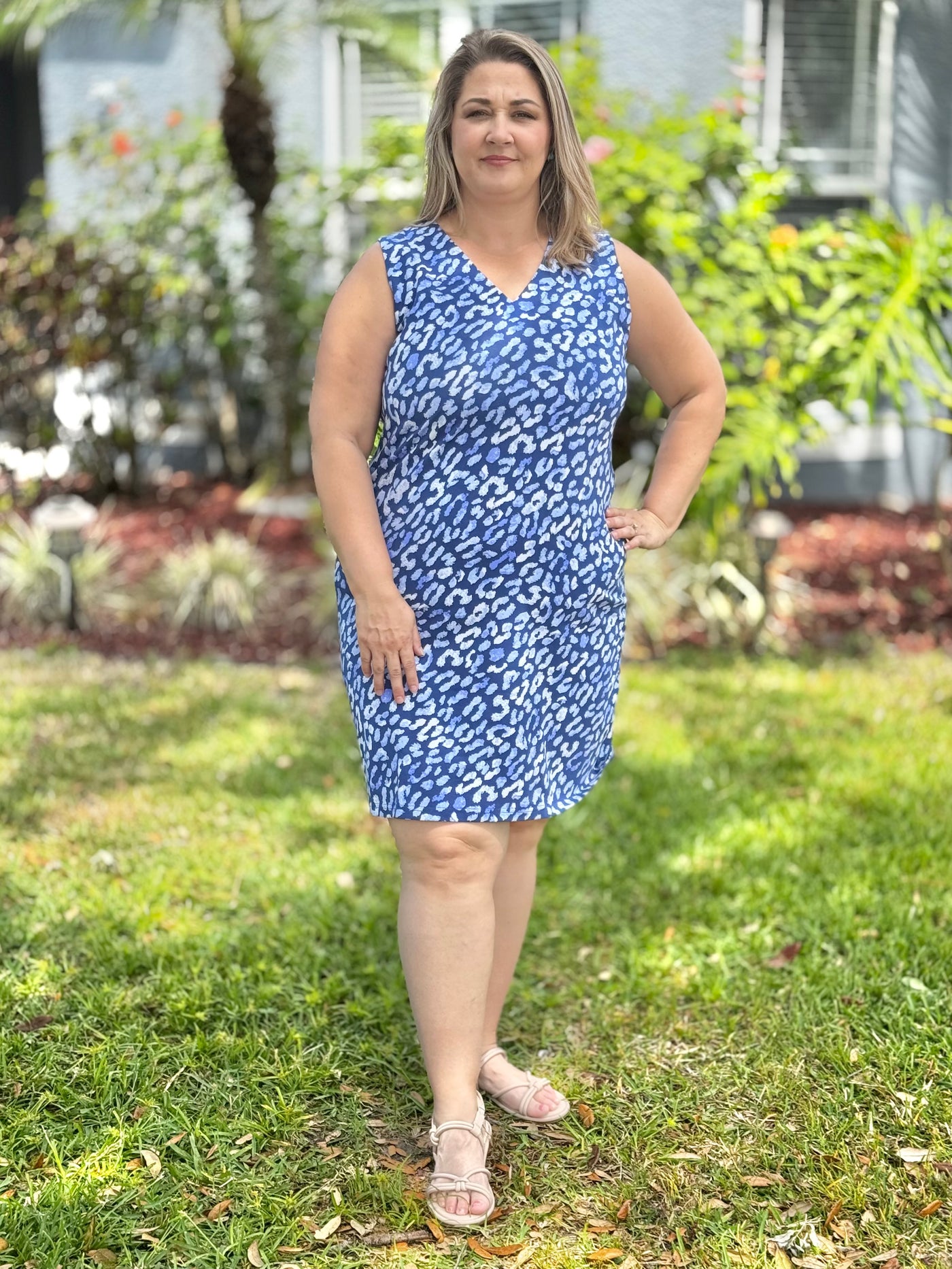 Sheila Sleeveless Shift Dress In Athena By Ana Clare