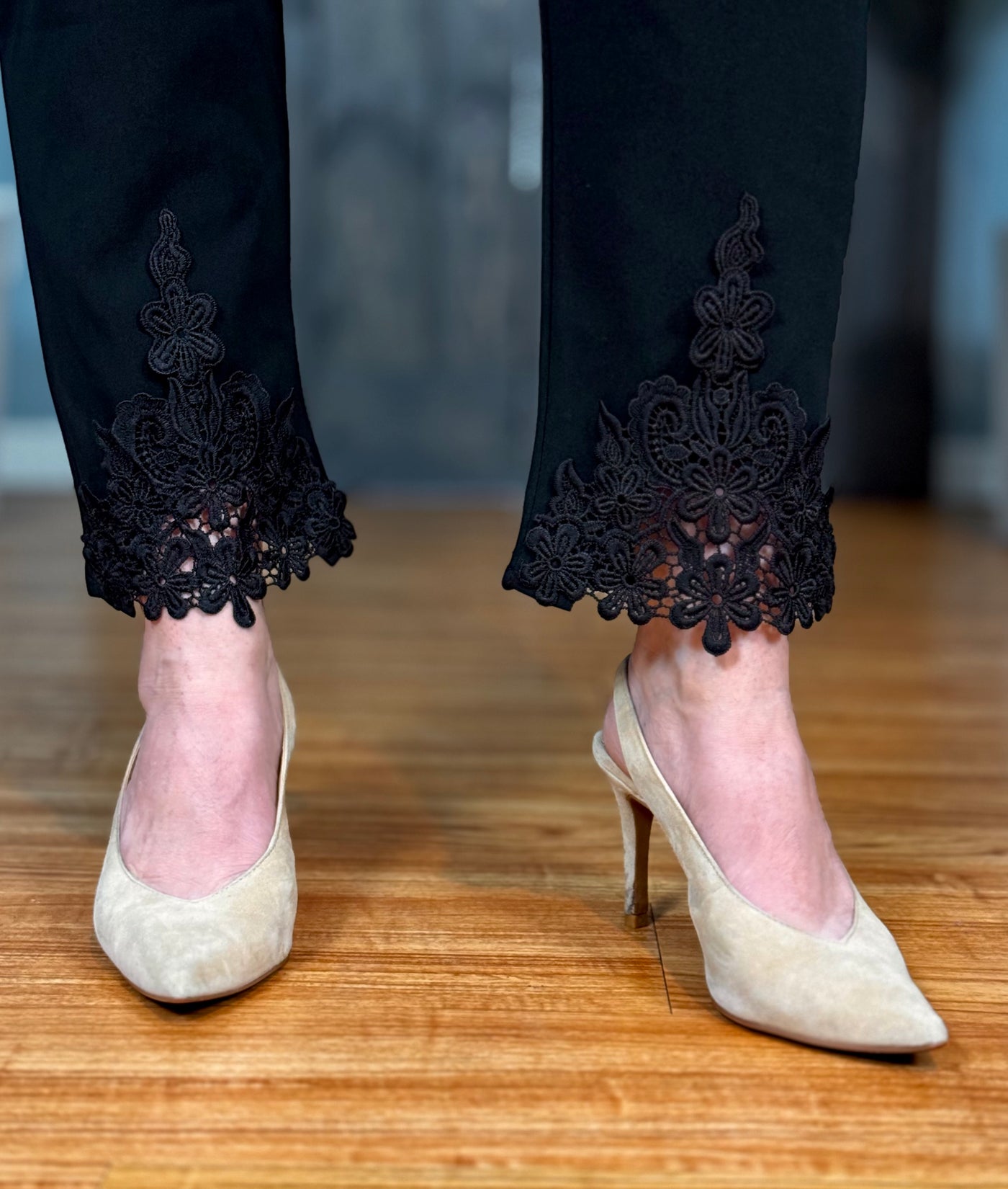 Georgie Lace Detail Capris