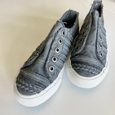 Parlane Sneakers by Blowfish in Graphite