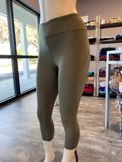 Soft As Butter Pocket Capri Leggings in Grey Sage