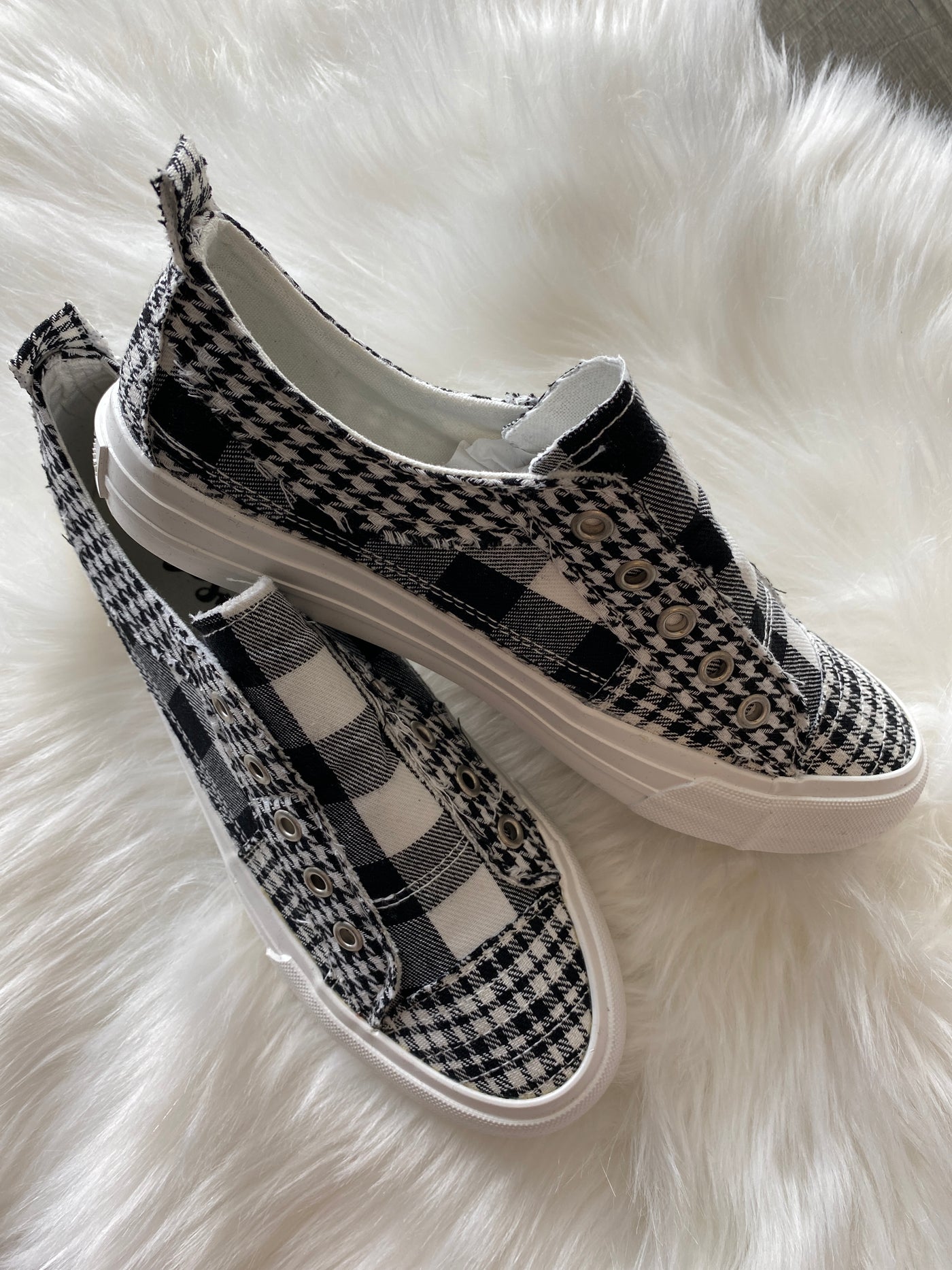 Mix Sneakers by Gypsy Jazz in White/Black